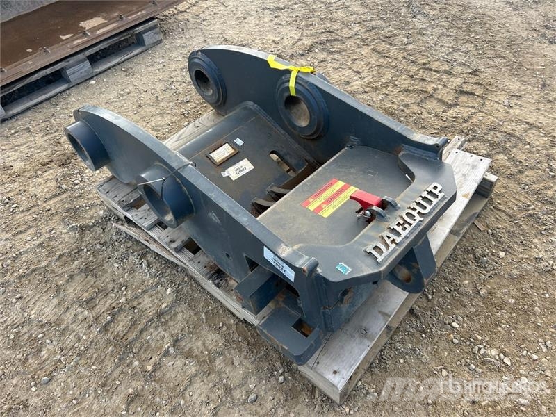 DaeQuip HE400 23.5 in Excavator Coupler 快速连接器