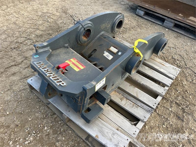 DaeQuip HE400 23.5 in Excavator Coupler 快速连接器