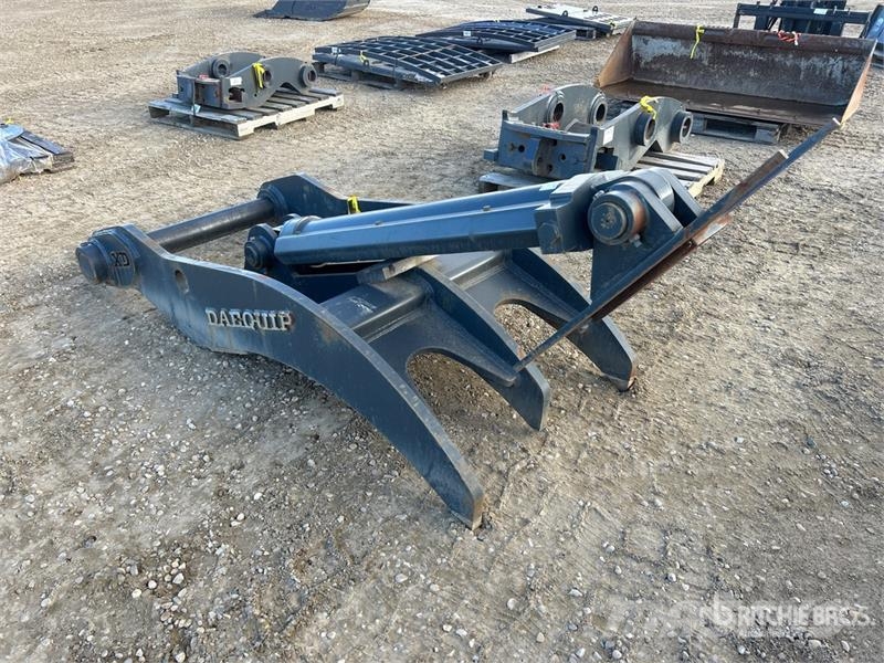 DaeQuip HE400 80 in Hydraulic Excavator Thumb 挖斗