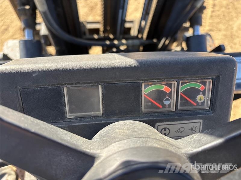 Daewoo G30P-3 5050 lb Pneumatic Tire Forklift شاحنات ذات رافعات شوكية - أخرى