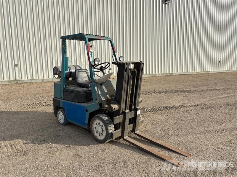 Datsun CPP02 4500 lb Cushion Tire Forklift Otras carretillas elevadoras