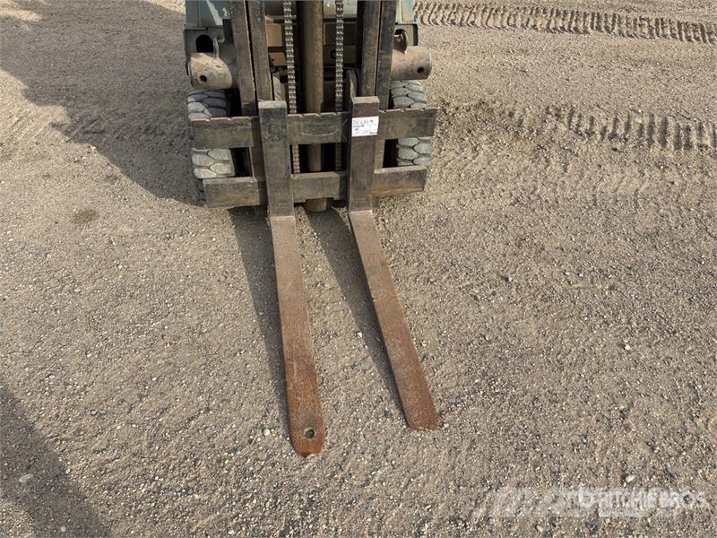 Datsun CPP02 4500 lb Cushion Tire Forklift Otras carretillas elevadoras