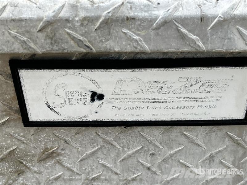 DeeZee 350 L Aluminum Combo Fuel Tank Üzemanyag- és adaléktartályok