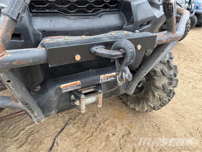  Defender 800 4x4 Utility Vehicle ماكينات منفعة عامة
