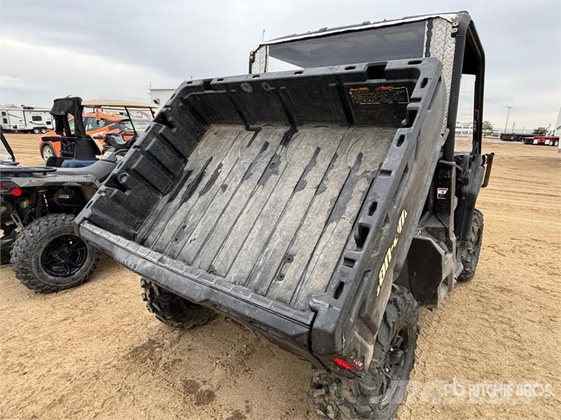  Defender 800 4x4 Utility Vehicle ماكينات منفعة عامة