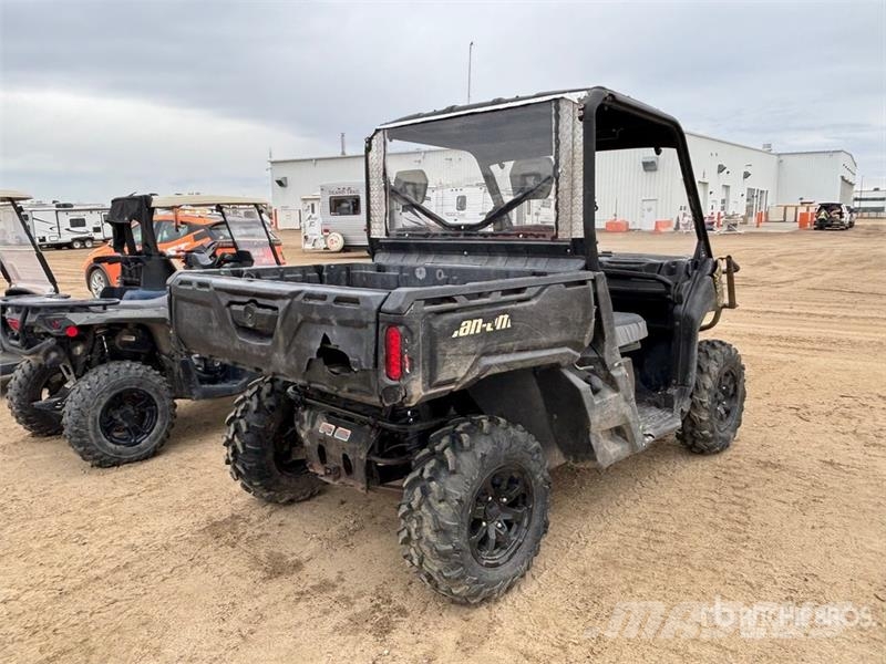  Defender 800 4x4 Utility Vehicle ماكينات منفعة عامة