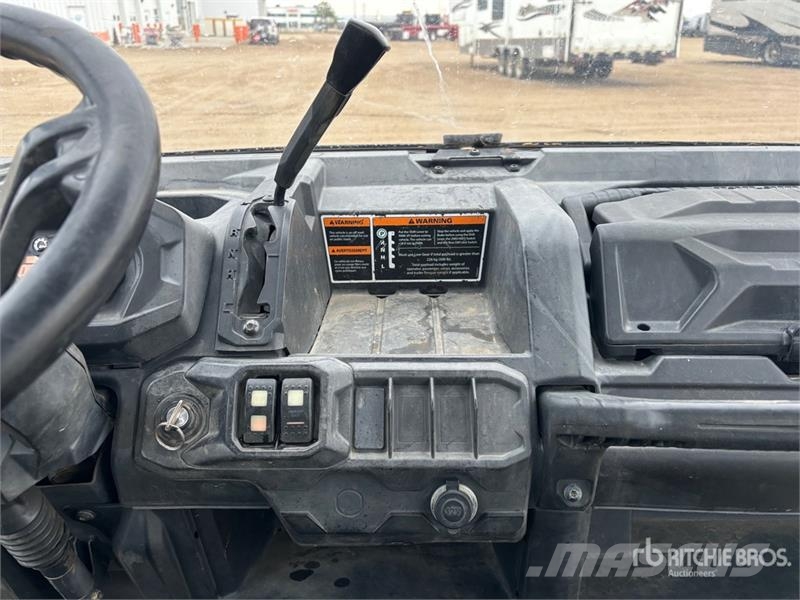  Defender 800 4x4 Utility Vehicle ماكينات منفعة عامة