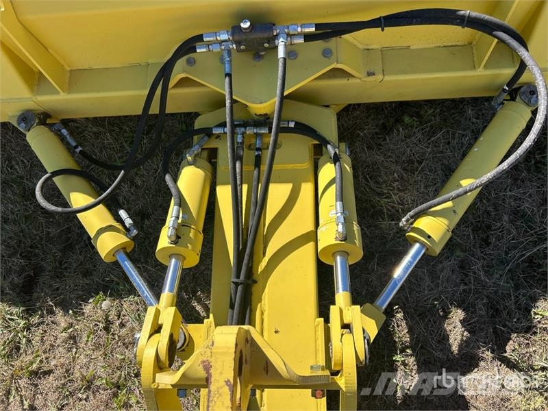 Degelman 10-46/57 10 ft 4 Way Tractor Dozer Overige accessoires voor tractoren