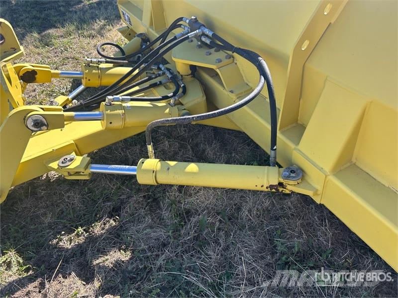 Degelman 10-46/57 10 ft 4 Way Tractor Dozer Overige accessoires voor tractoren
