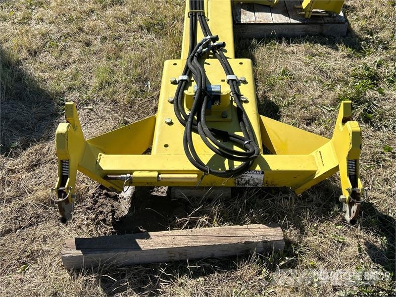 Degelman 10-46/57 10 ft 4 Way Tractor Dozer Overige accessoires voor tractoren