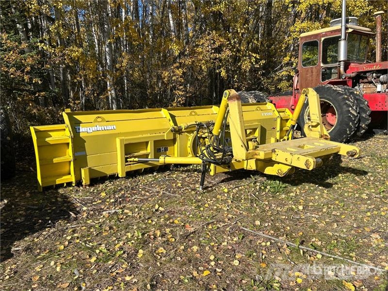 Degelman 16-1 AT 7200 19 ft 6 way Tractor Dozer Ostala dodatna oprema za traktore