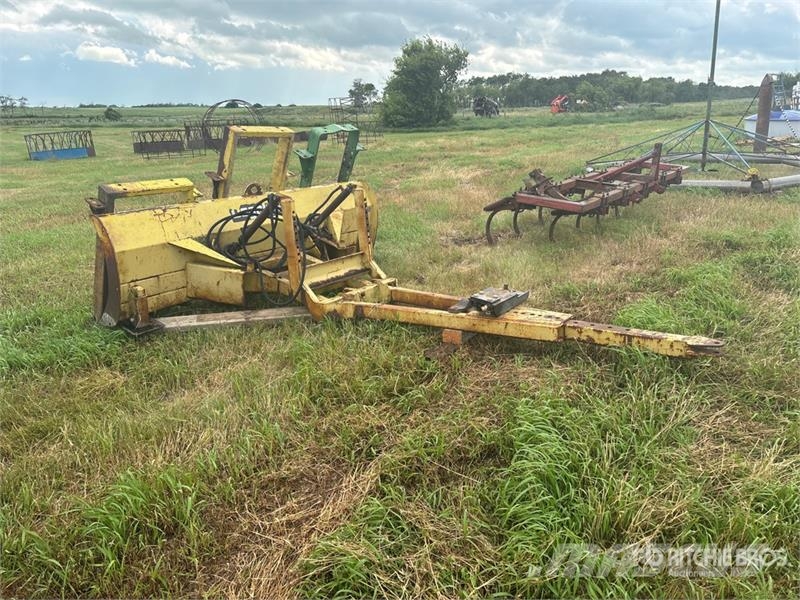 Degelman 9STD 108 in Dozer Blade Cuchillas