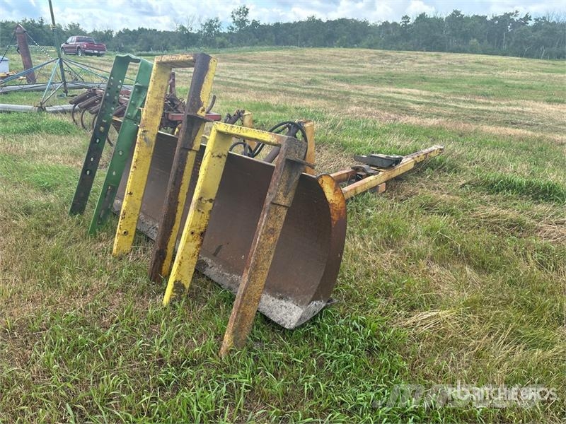 Degelman 9STD 108 in Dozer Blade Cuchillas