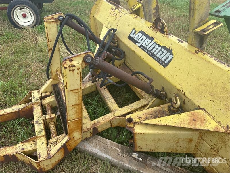 Degelman 9STD 108 in Dozer Blade Cuchillas