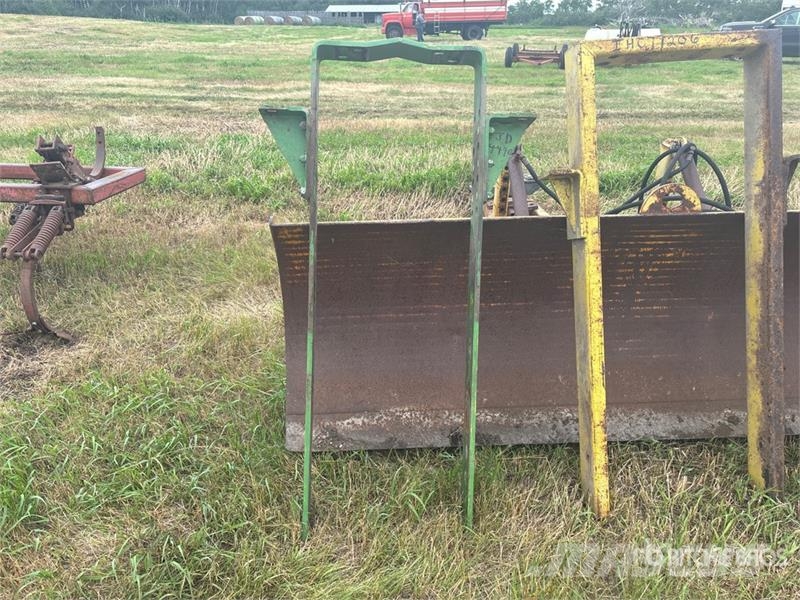 Degelman 9STD 108 in Dozer Blade Cuchillas
