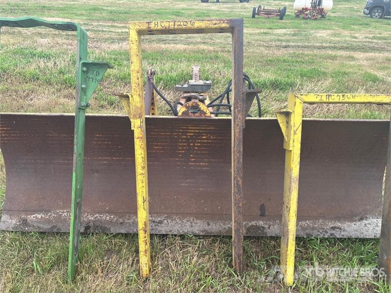 Degelman 9STD 108 in Dozer Blade Cuchillas