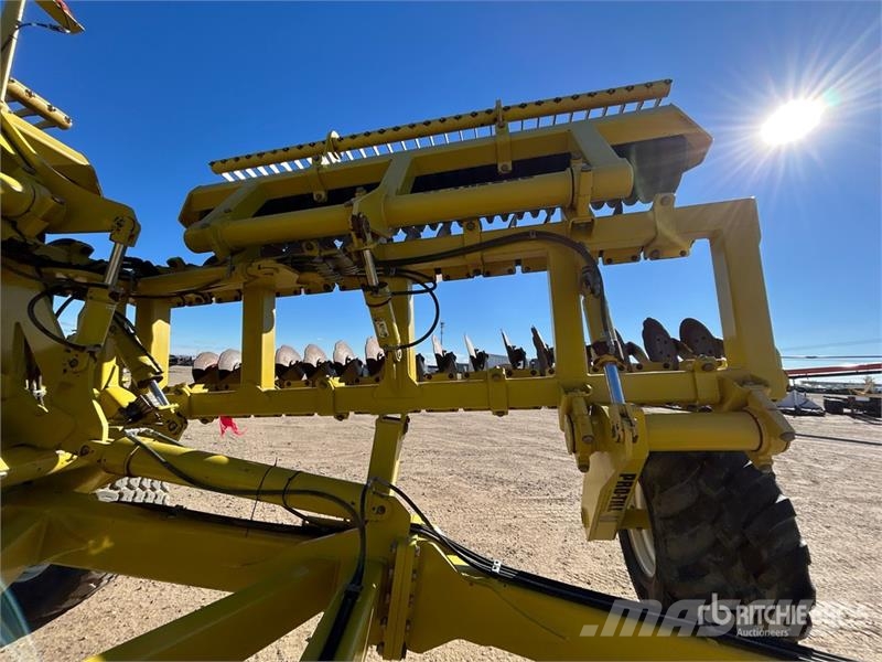 Degelman Pro-Till 40 40 ft Vertical Disc زحافات ساحقة