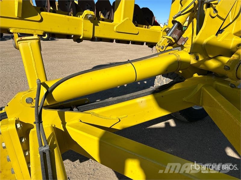 Degelman Pro-Till 40 40 ft Vertical Disc زحافات ساحقة