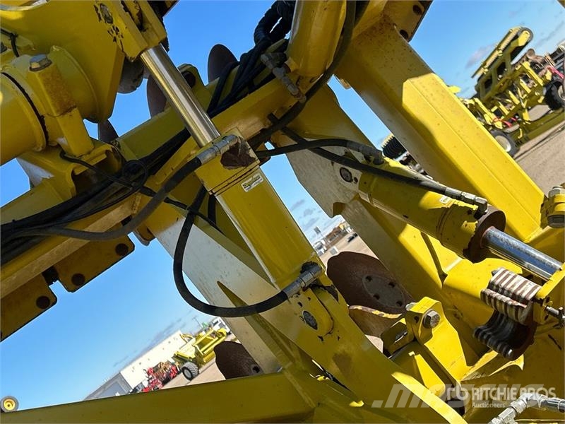 Degelman Pro-Till 40 40 ft Vertical Disc زحافات ساحقة