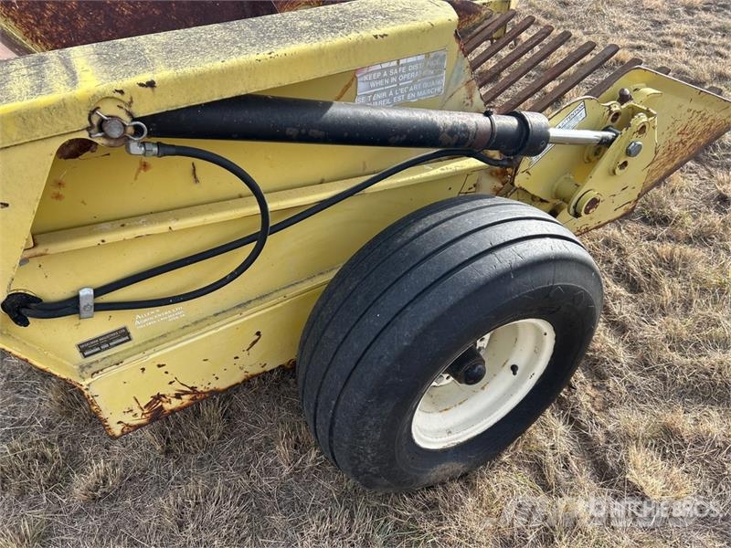 Degelman R570P Fork Type Rock Picker أَدَاةٌ لِجمع الحجارة