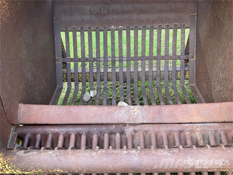 Degelman RP7800 64 in Paddle Rock Picker Steinsammler
