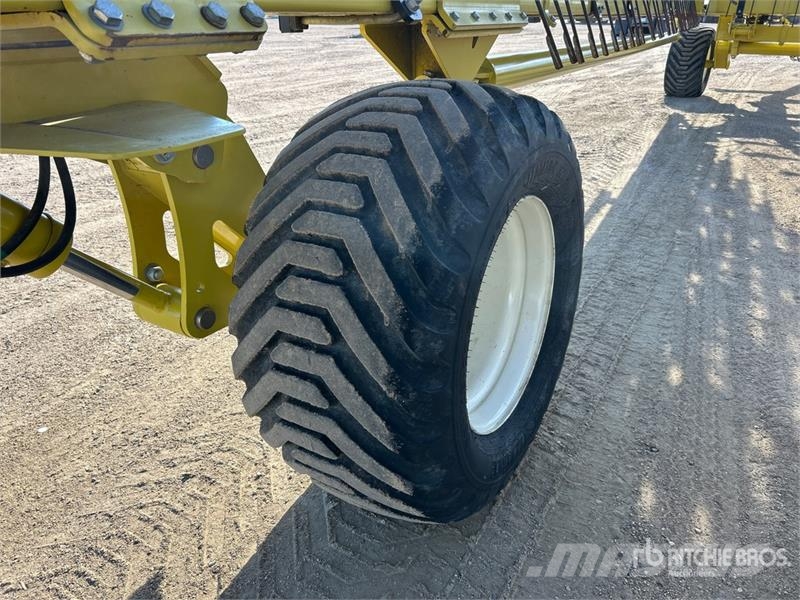 Degelman SM+90-7 90 ft Mid Harrow Gradas