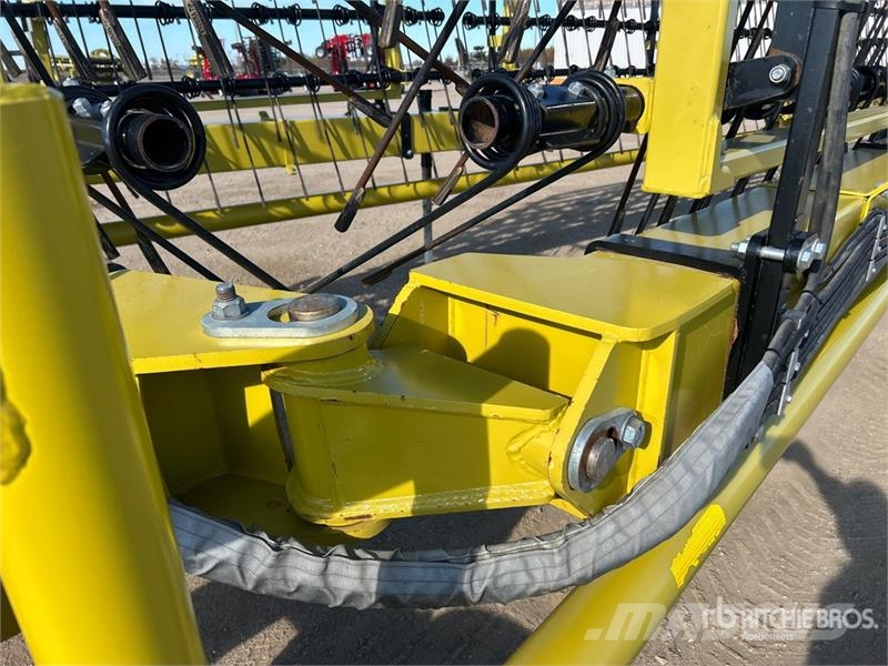 Degelman StrawMaster+ 90-7 90 ft Mid Harrow Ecēšas