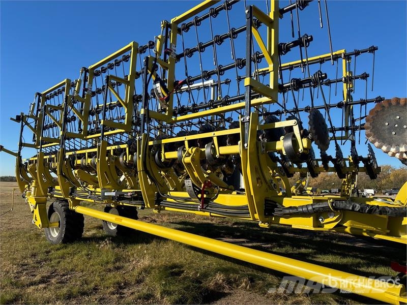 Degelman Strawmaster SMX70 70 ft Heavy Disc-on-Demand 18 in Gradas
