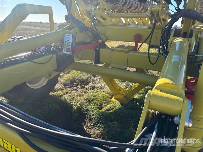 Degelman Strawmaster SMX70 70 ft Heavy Disc-on-Demand 18 in Gradas