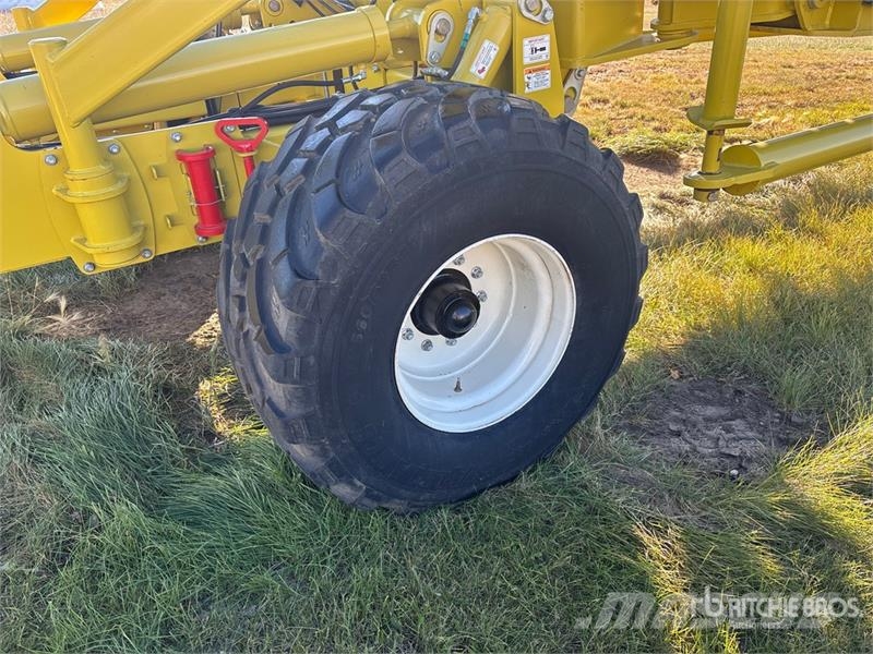Degelman Strawmaster SMX70 70 ft Heavy Disc-on-Demand 18 in Gradas