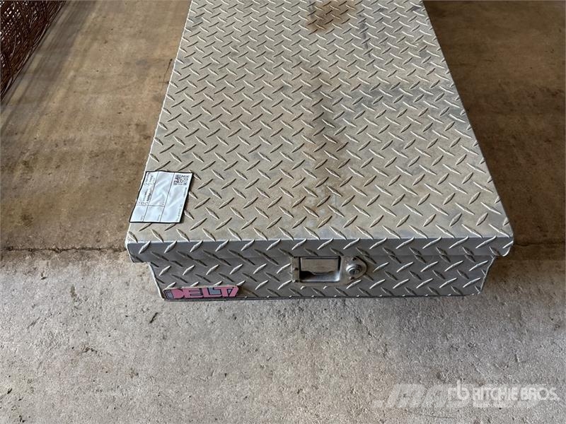 Delta 70 in X 21 in Aluminum Tool Box Costruzioni - Altro