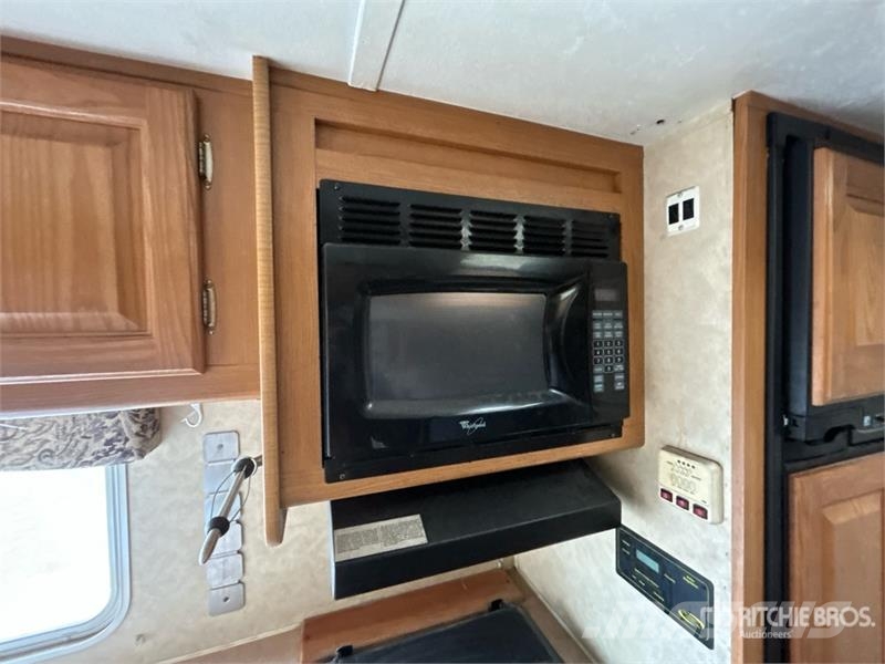 Denali 29 ft T/A Travel Trailer Інші причепи
