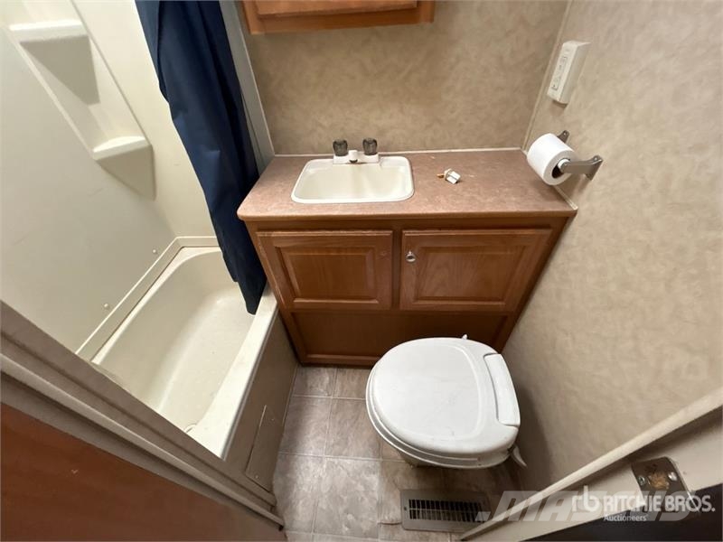 Denali 29 ft T/A Travel Trailer Інші причепи