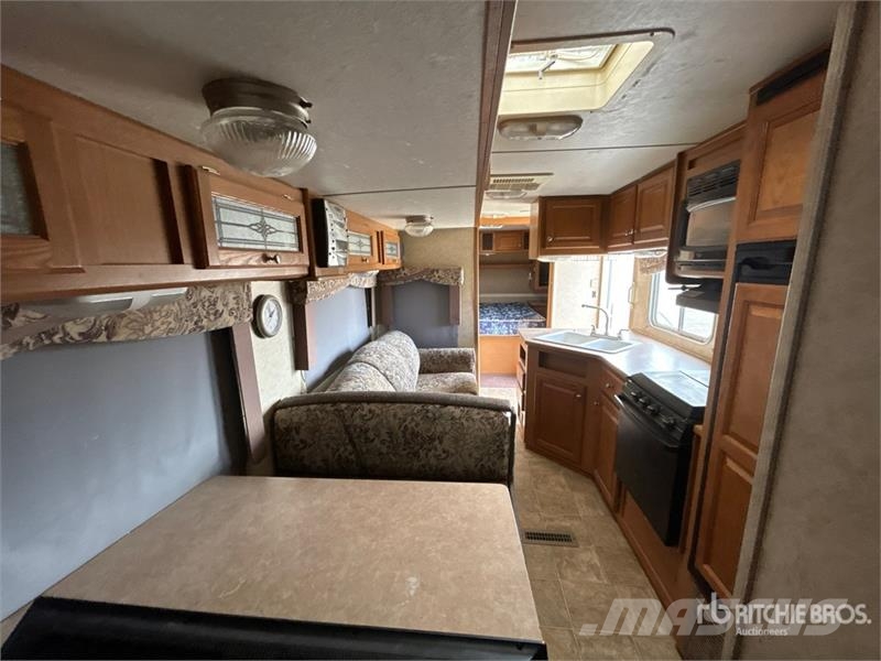 Denali 29 ft T/A Travel Trailer Інші причепи