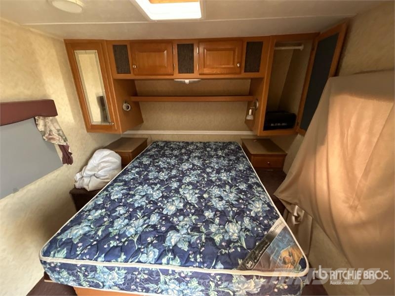 Denali 29 ft T/A Travel Trailer Інші причепи