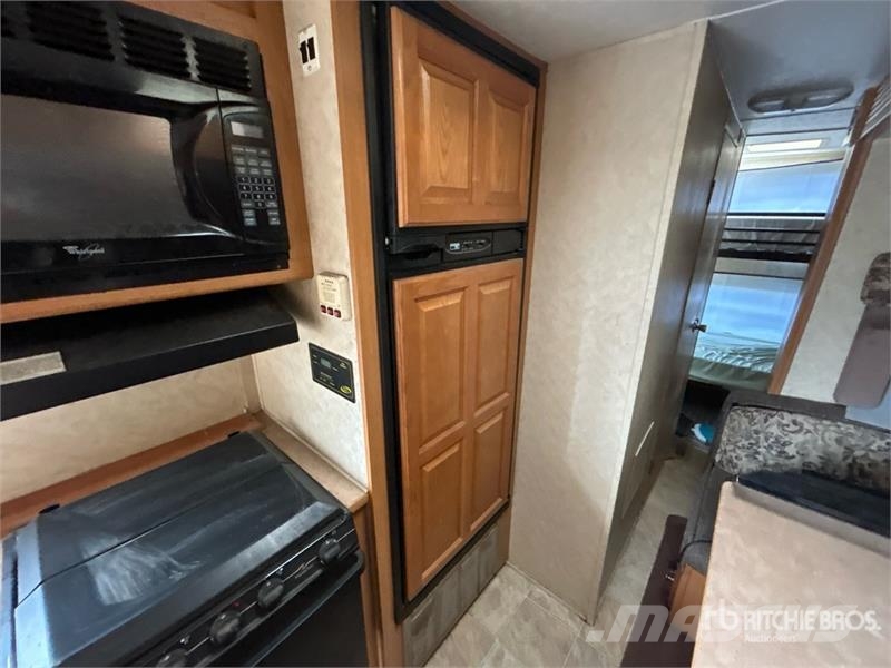 Denali 29 ft T/A Travel Trailer Інші причепи