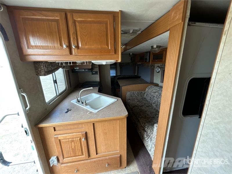 Denali 29 ft T/A Travel Trailer Інші причепи