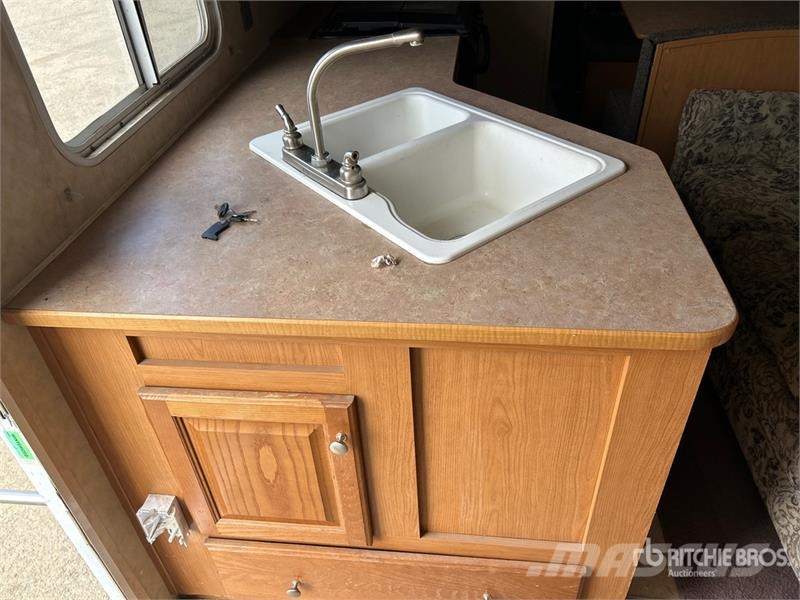 Denali 29 ft T/A Travel Trailer Інші причепи