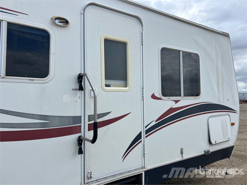 Denali 29 ft T/A Travel Trailer Інші причепи