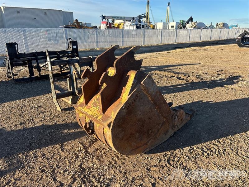 Destec 42 in Q/C Digging Excavator Bucket - Fits Komatsu  Cucharones
