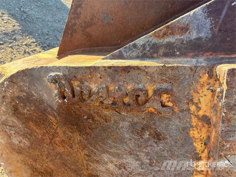Destec 42 in Q/C Digging Excavator Bucket - Fits Komatsu  Cucharones
