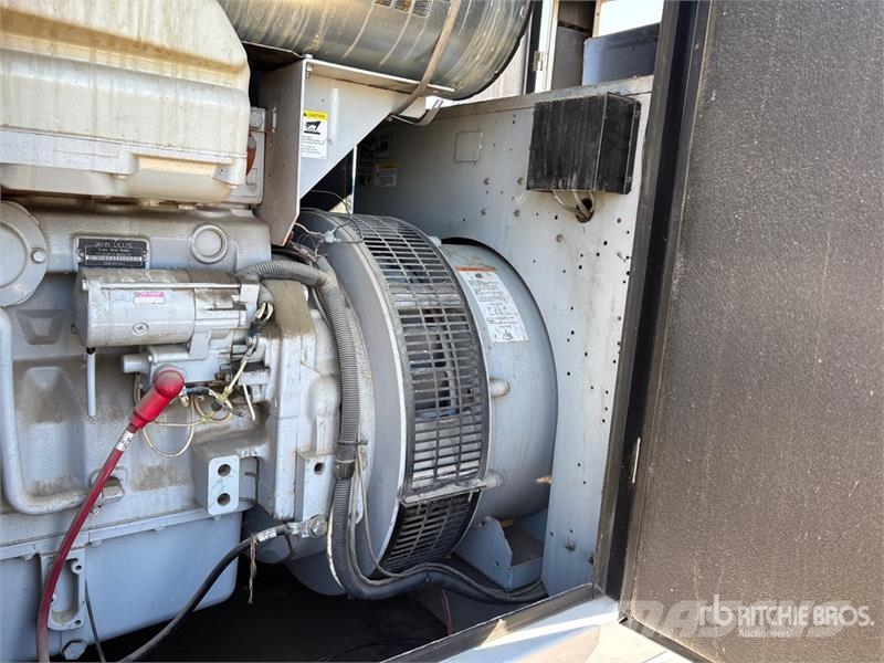 Detroit Diesel Diesel 4UA10 225 kW Skid-Mounted Generator  Generadores diésel