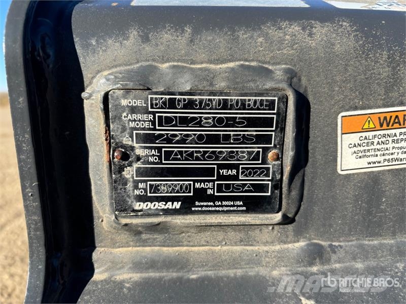Develon 108 in Clean up 3.75 YD Wheel Loader Bucket Kašike / Korpe