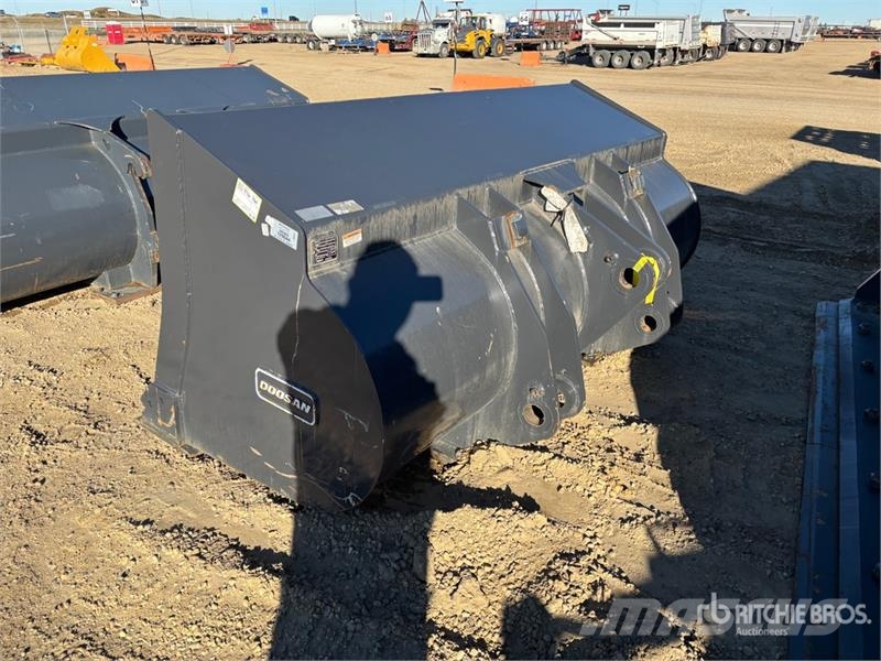 Develon 108 in Clean up 3.75 YD Wheel Loader Bucket Kašike / Korpe