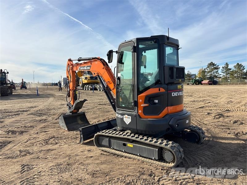 Develon DX35Z-7 Міні-екскаватори < 7т