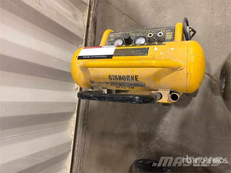 DeWalt D55146 5.2 cfm Electric 4.5 gal Air Compressor مكابس