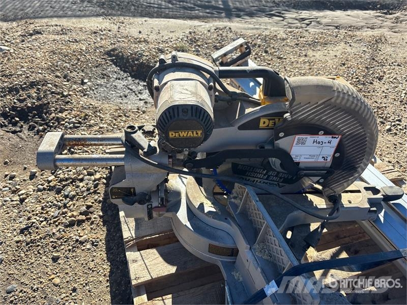 DeWalt Electric 12 in Cut-Off Saw Altri componenti