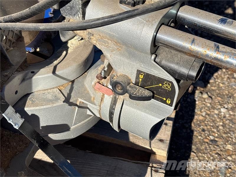 DeWalt Electric 12 in Cut-Off Saw Altri componenti