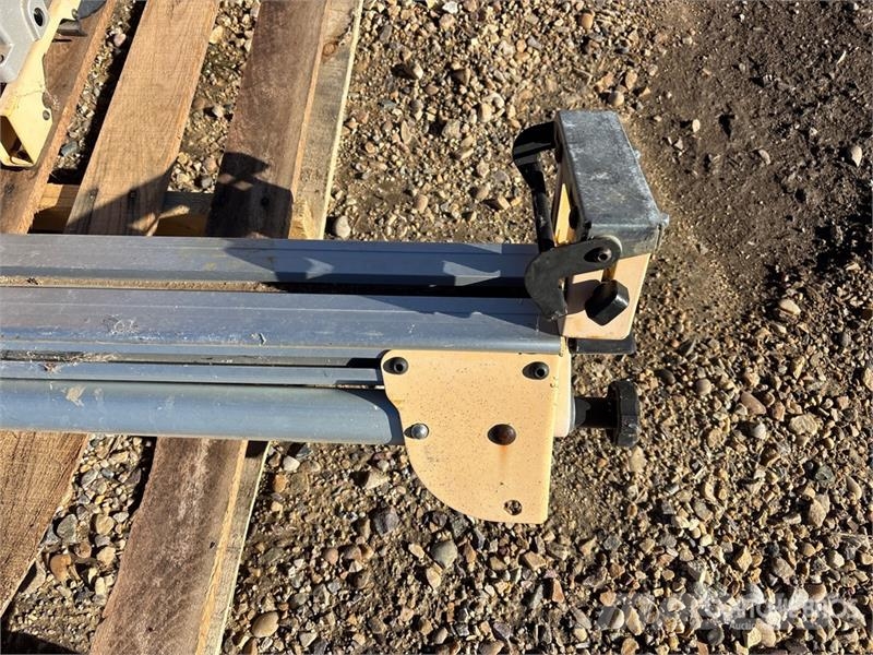DeWalt Electric 12 in Cut-Off Saw Altri componenti