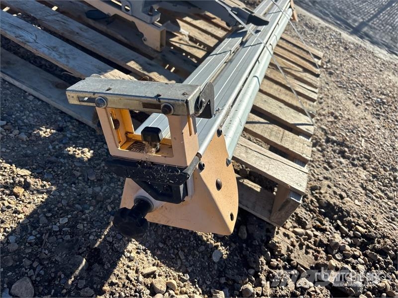 DeWalt Electric 12 in Cut-Off Saw Altri componenti